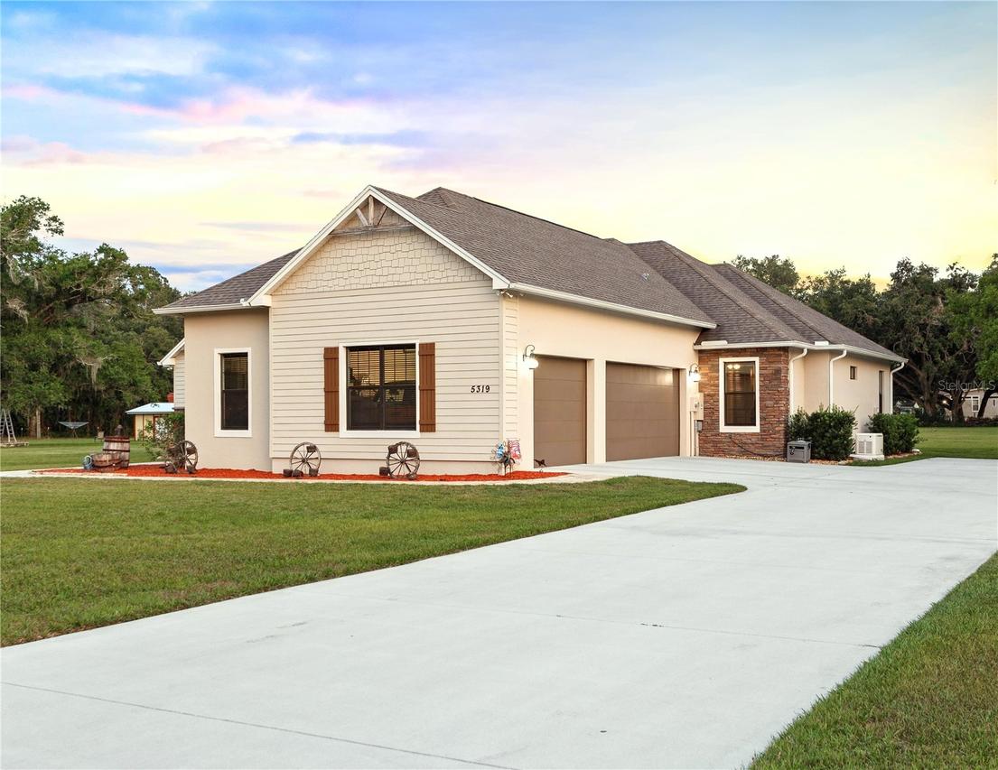 5319 W Trapnell Rd., Dover, FL 33527