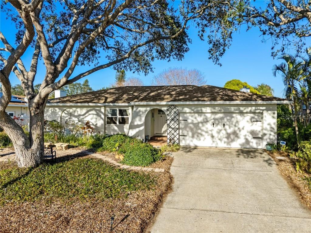8083 Bayhaven Dr., Seminole, FL 33776