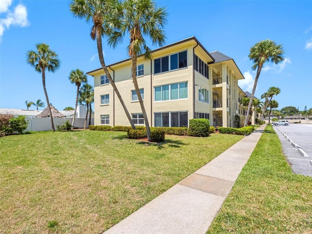 4700 Cove Cir. #301, St Petersburg, FL 33708
