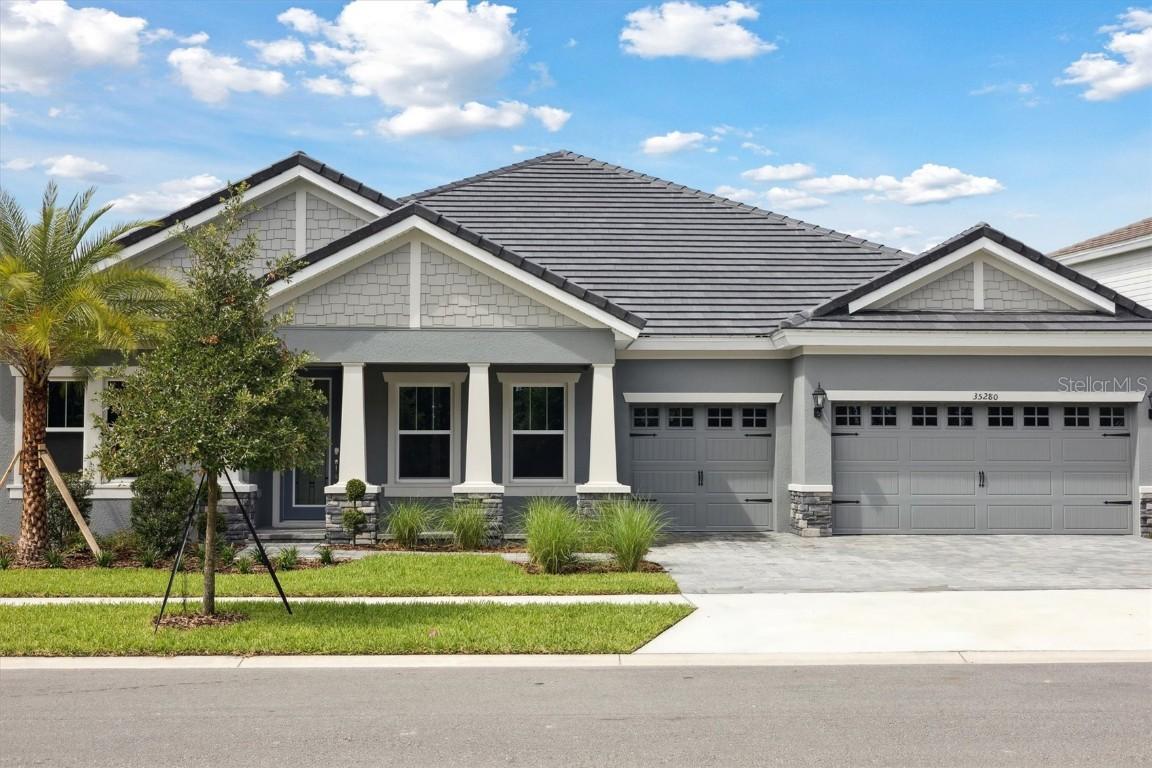35280 Big Hawk Ln., Zephyrhills, FL 33541