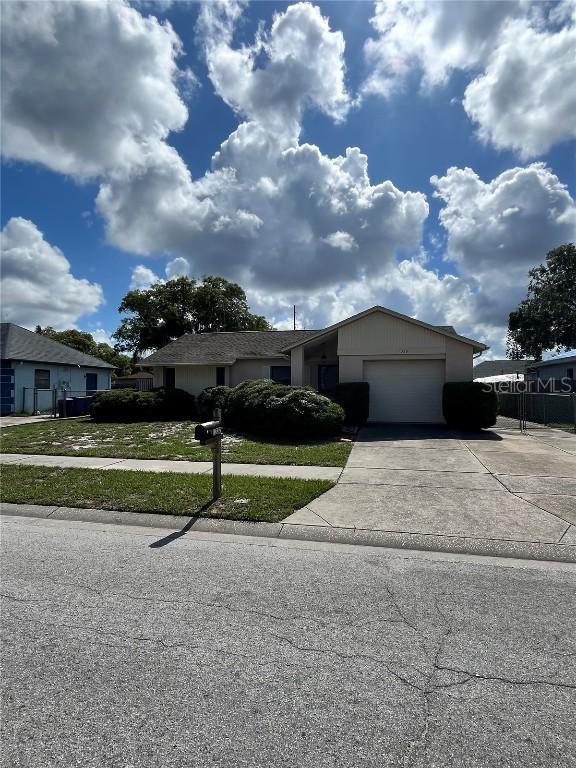 1332 Fuchsia Dr., Holiday, FL 34691