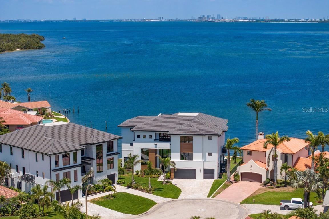 2087 Michigan Ave., St Petersburg, FL 33703
