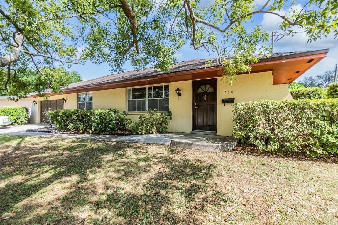 309 Kenmore Rd., Brandon, FL 33511
