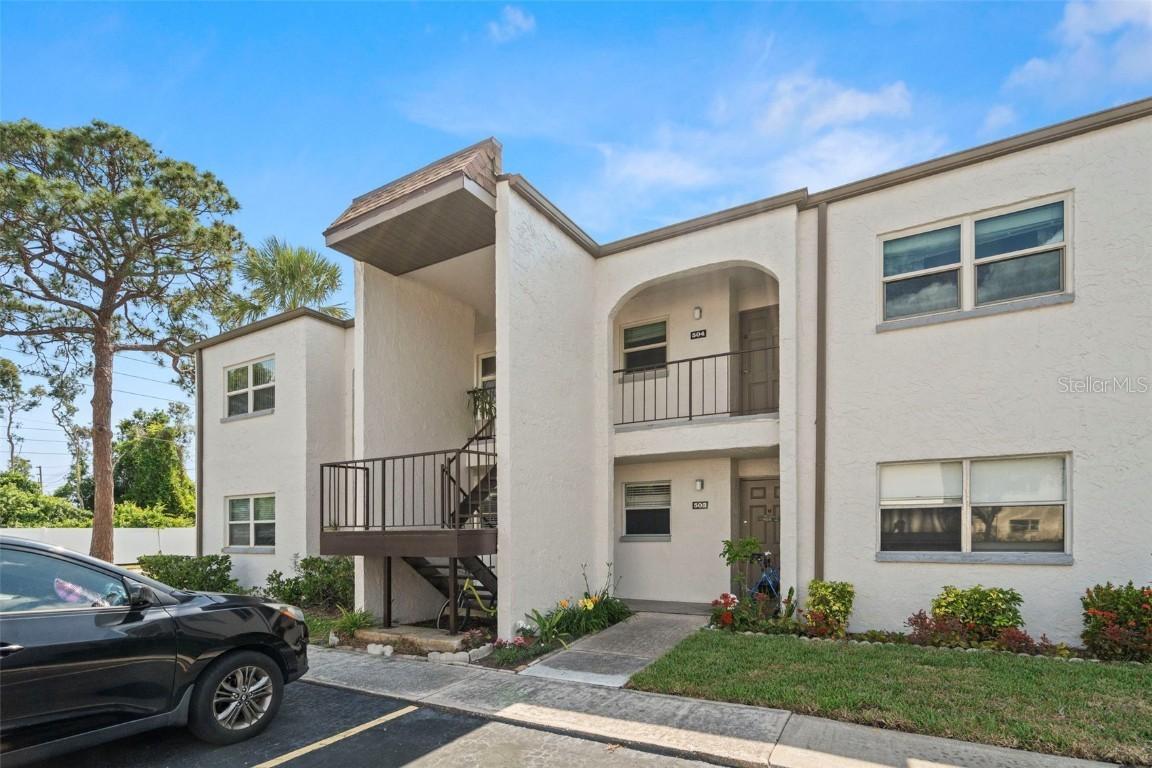 7701 Starkey Rd. #504, Seminole, FL 33777