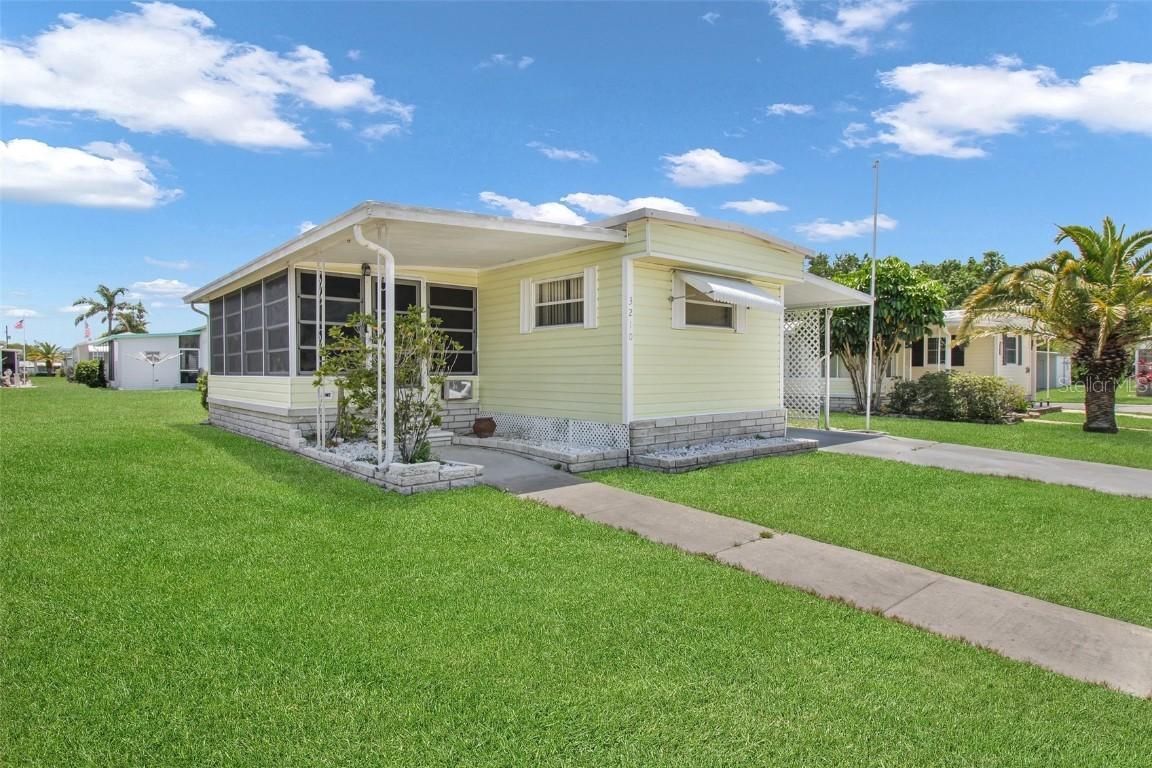 3210 Hampshire Dr., Holiday, FL 34690