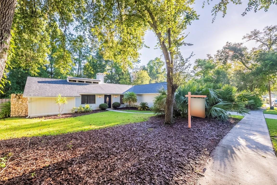 205 Hickory Dr., Longwood, FL 32779
