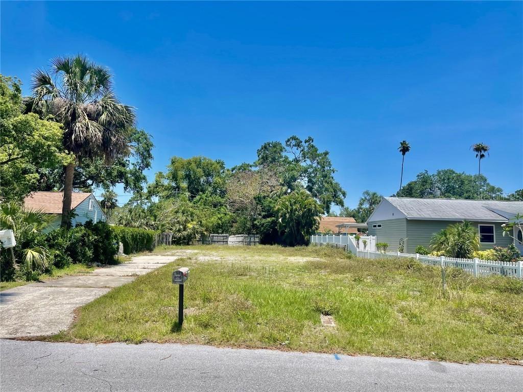 460 Hibiscus Ln., Dunedin, FL 34698