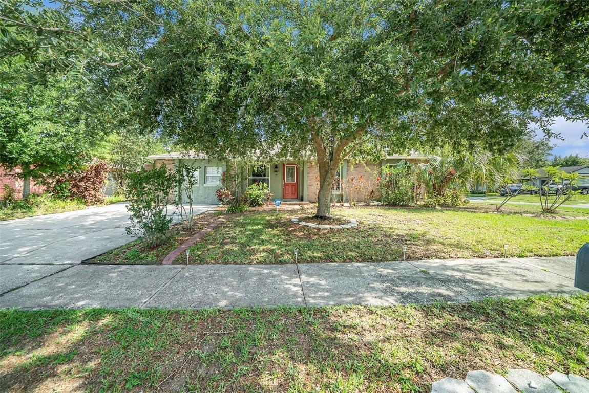 1813 Nova Dr., Valrico, FL 33596