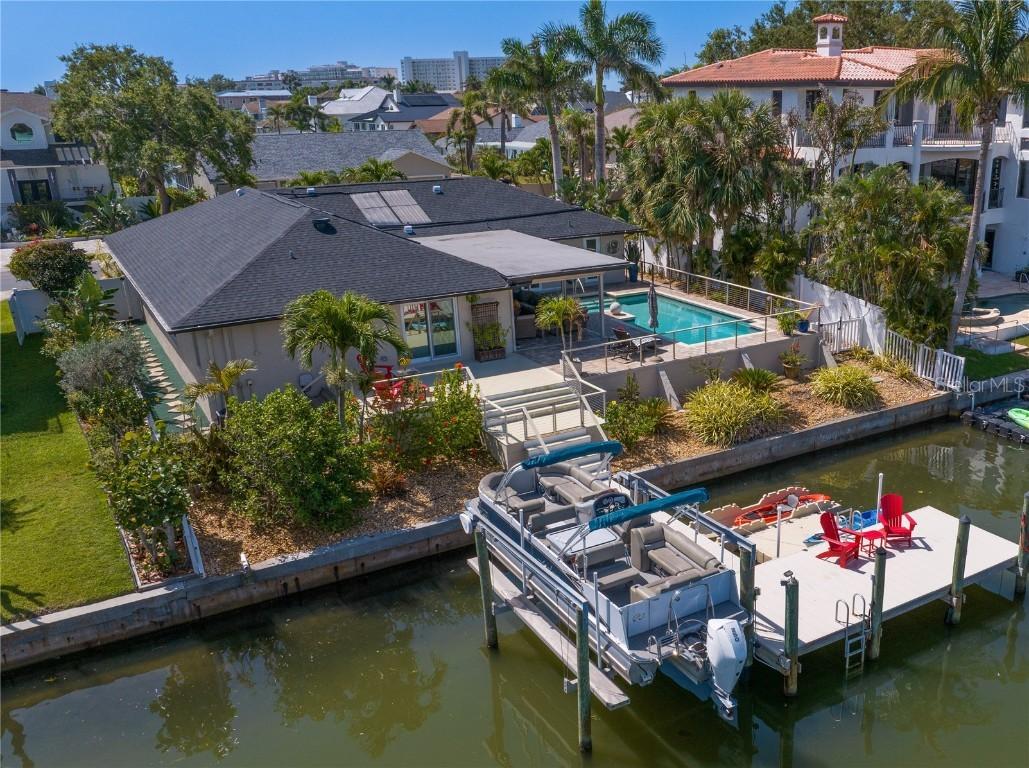 2817 Seabreeze Dr., Gulfport, FL 33707