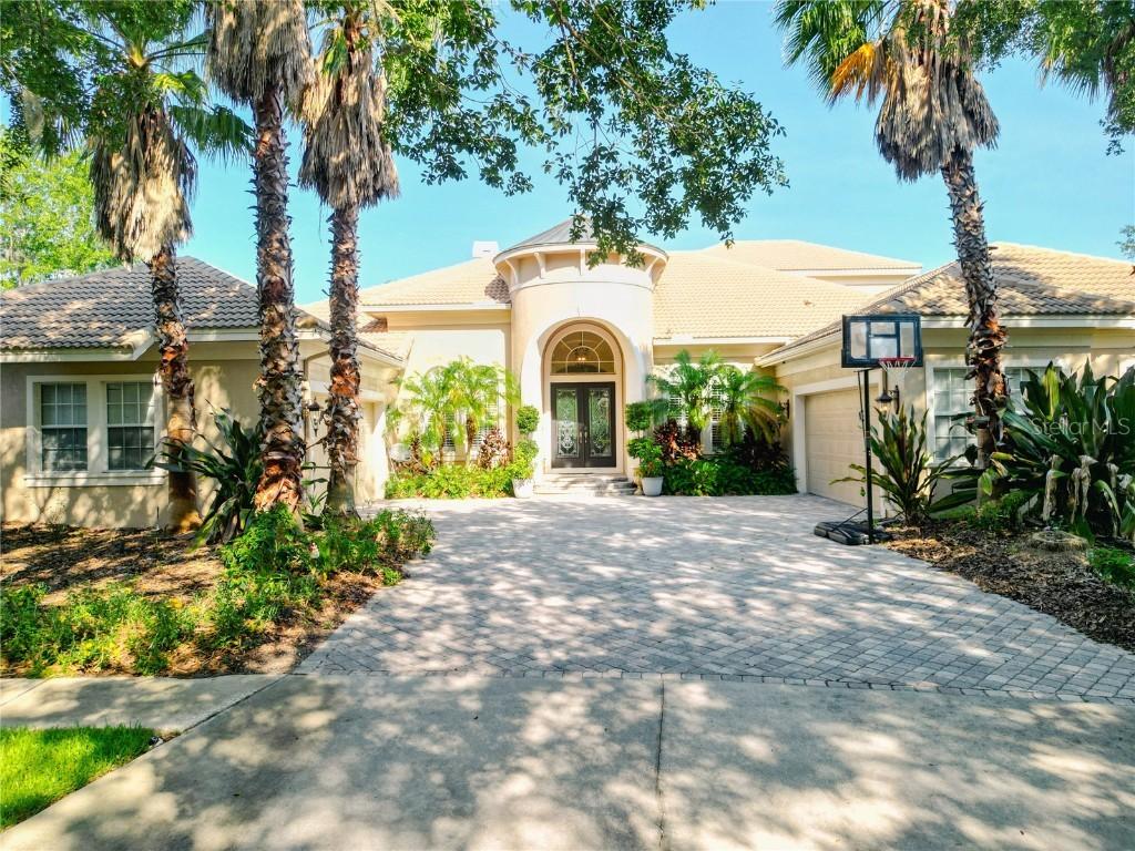 15101 Kestrelglen Way, Lithia, FL 33547