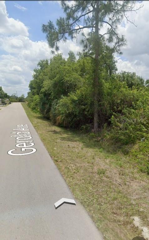 809 Gerald Ave., Lehigh Acres, FL 33936
