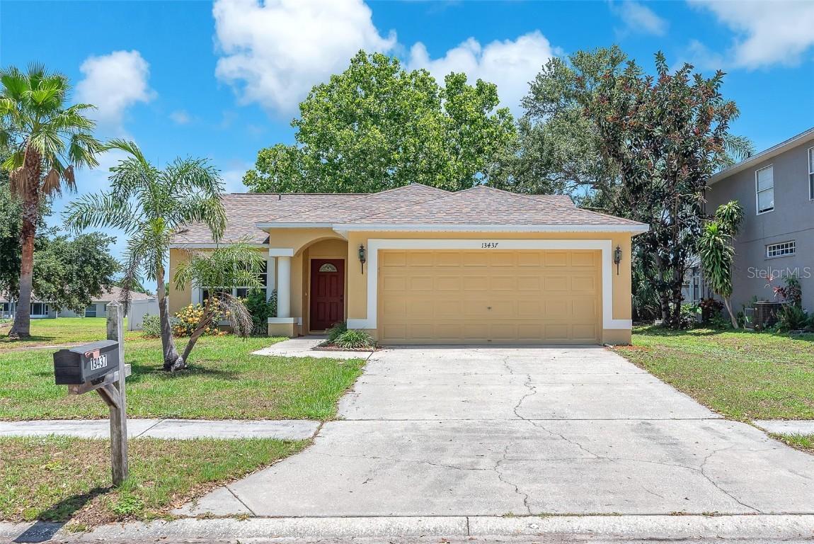 13437 Beechberry Dr., Riverview, FL 33579