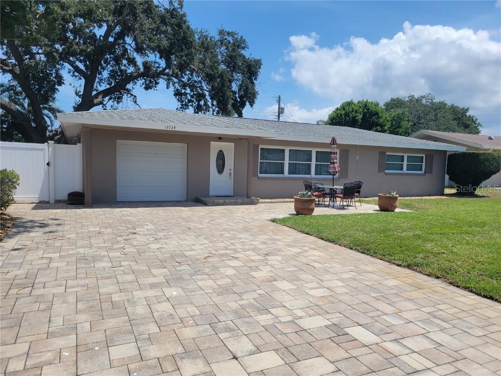 13725 Bermuda Dr., Seminole, FL 33776