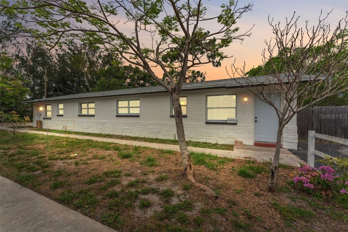 137 NE Monroe Cir., St Petersburg, FL 33702