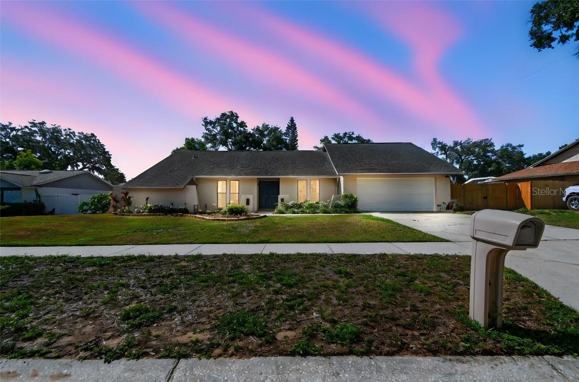 1111 Lakemont Dr., Valrico, FL 33594