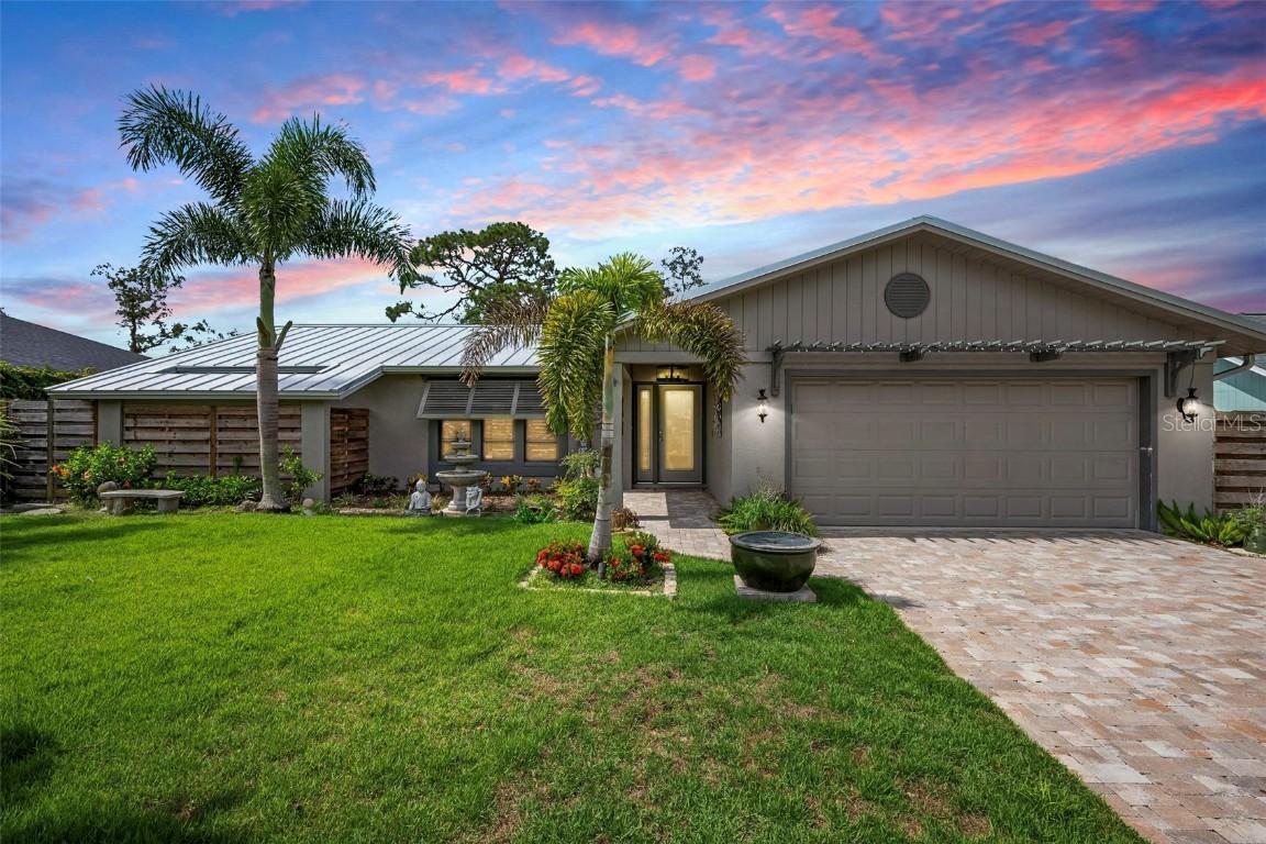 2320 James Ln., Sarasota, FL 34231