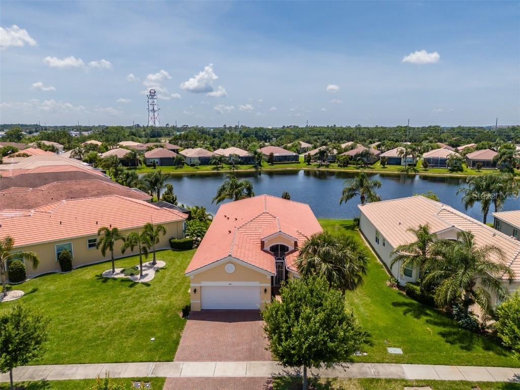 4821 Grand Banks Dr., Wimauma, FL 33598