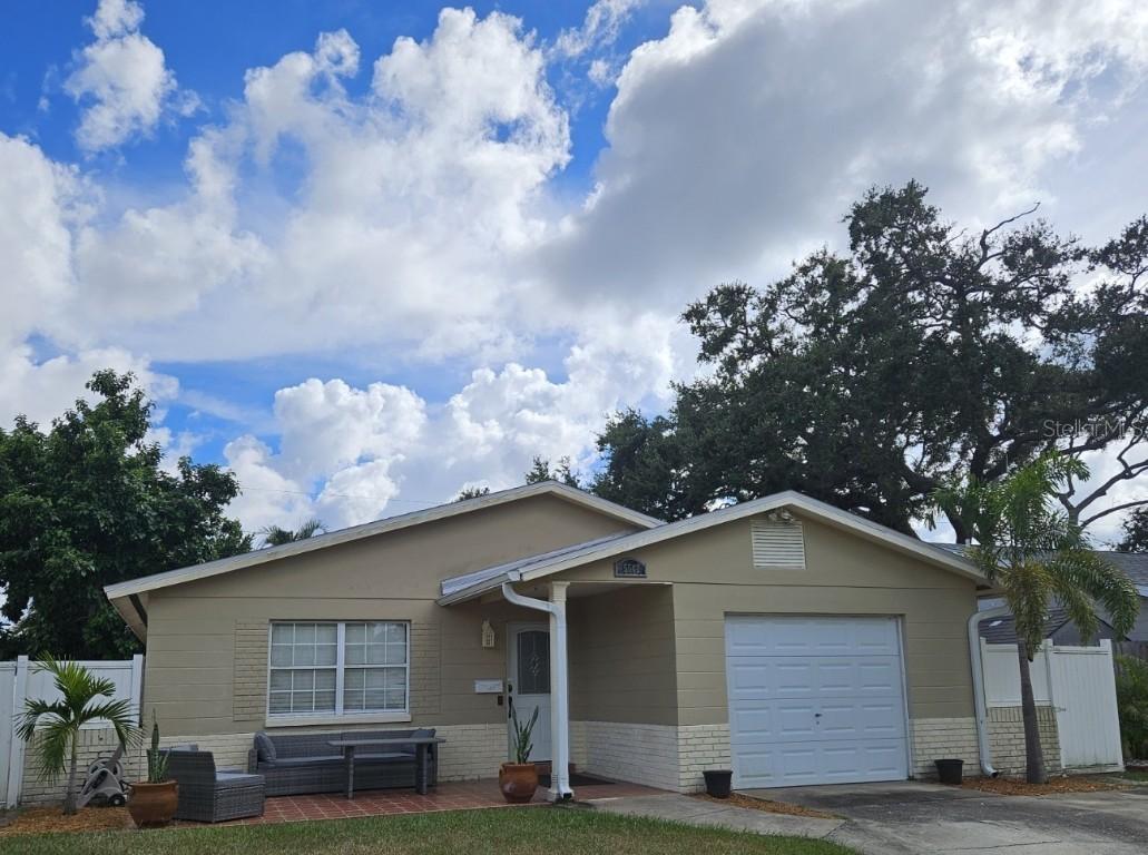 5542 19th Ave., St Petersburg, FL 33710