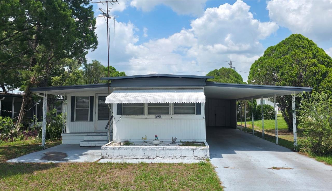 37229 Lois Ave., Zephyrhills, FL 33542