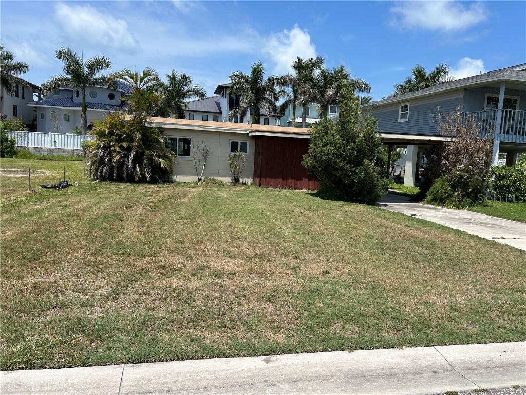 17610 1st St., Redington Shores, FL 33708