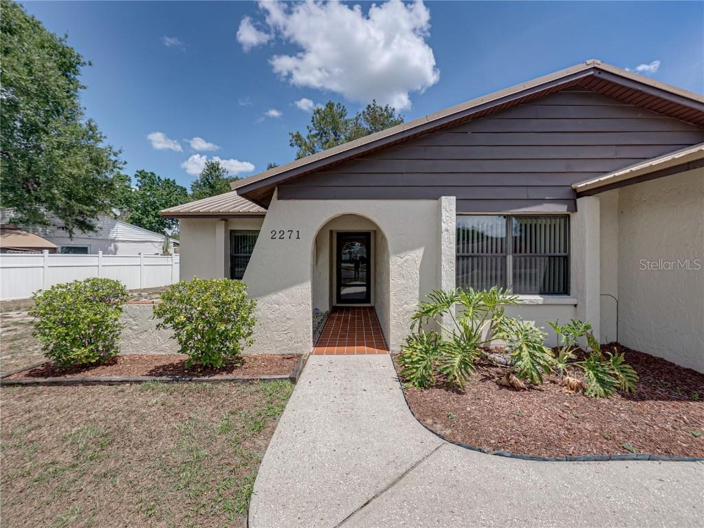 2271 Crystal Grove Ln., Lakeland, FL 33801