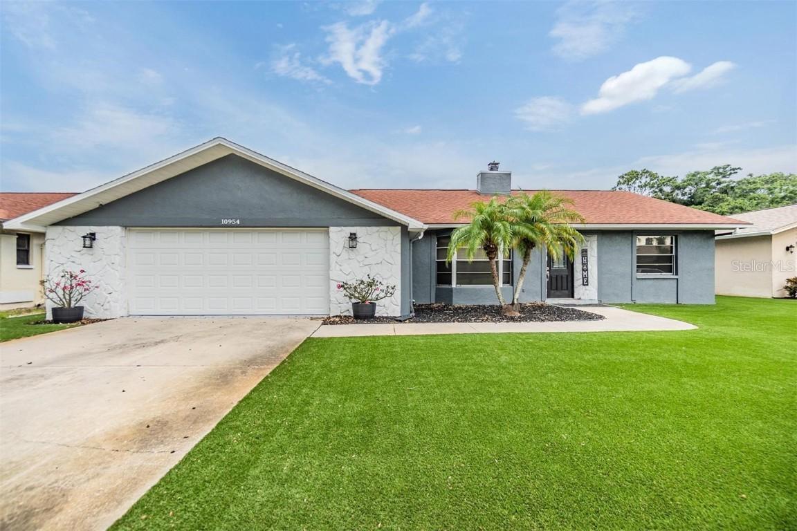 10954 96th St., Largo, FL 33773