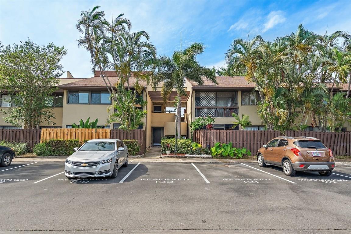 775 N Village Dr. #106, St Petersburg, FL 33716