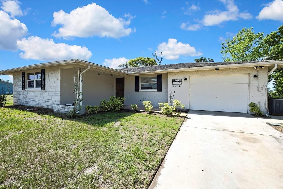 7810 Pineapple Ln., Port Richey, FL 34668