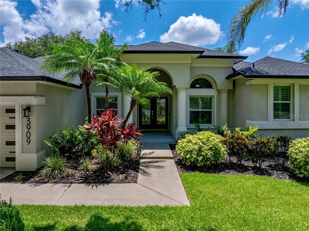 3909 Valrico Grove Dr., Valrico, FL 33594
