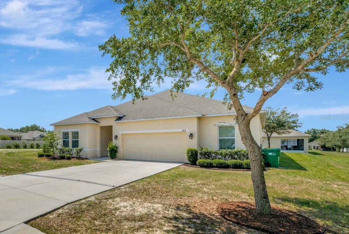 1803 Daybreak Dr., Fruitland Park, FL 34731