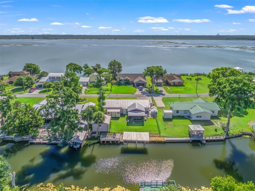 718 Cr 467, Lake Panasoffkee, FL 33538