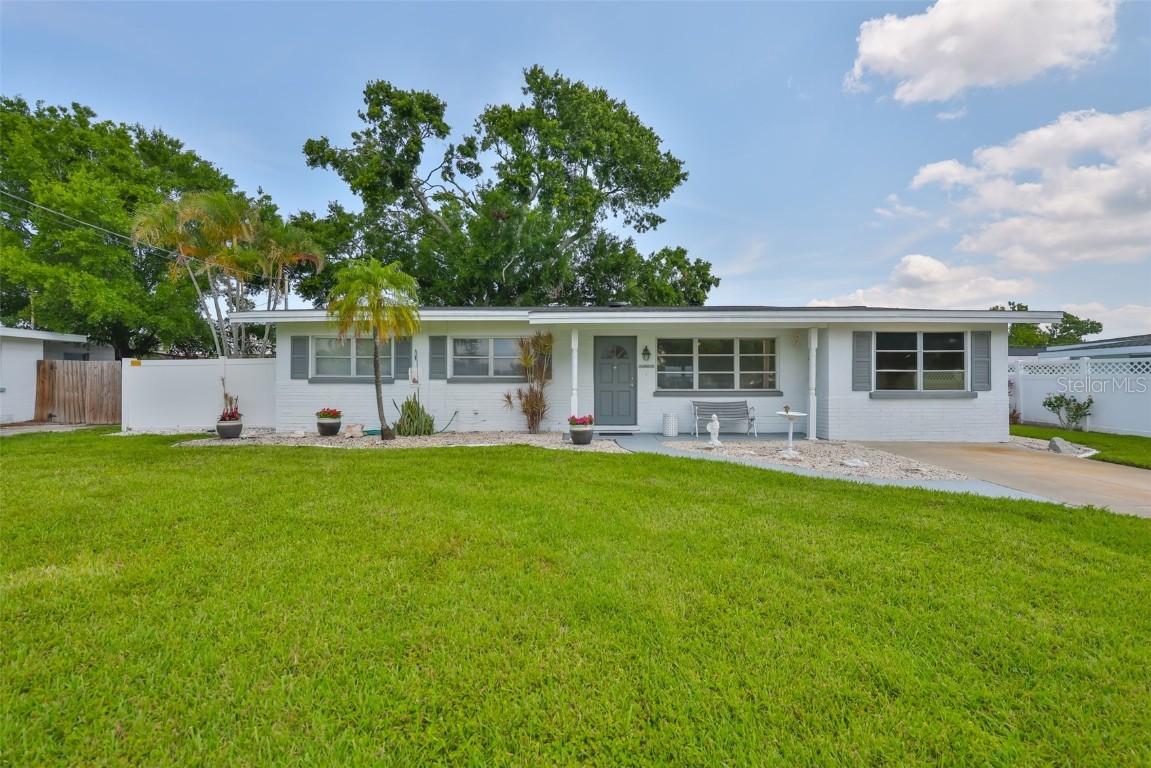513 Fairhope Dr., Apollo Beach, FL 33572