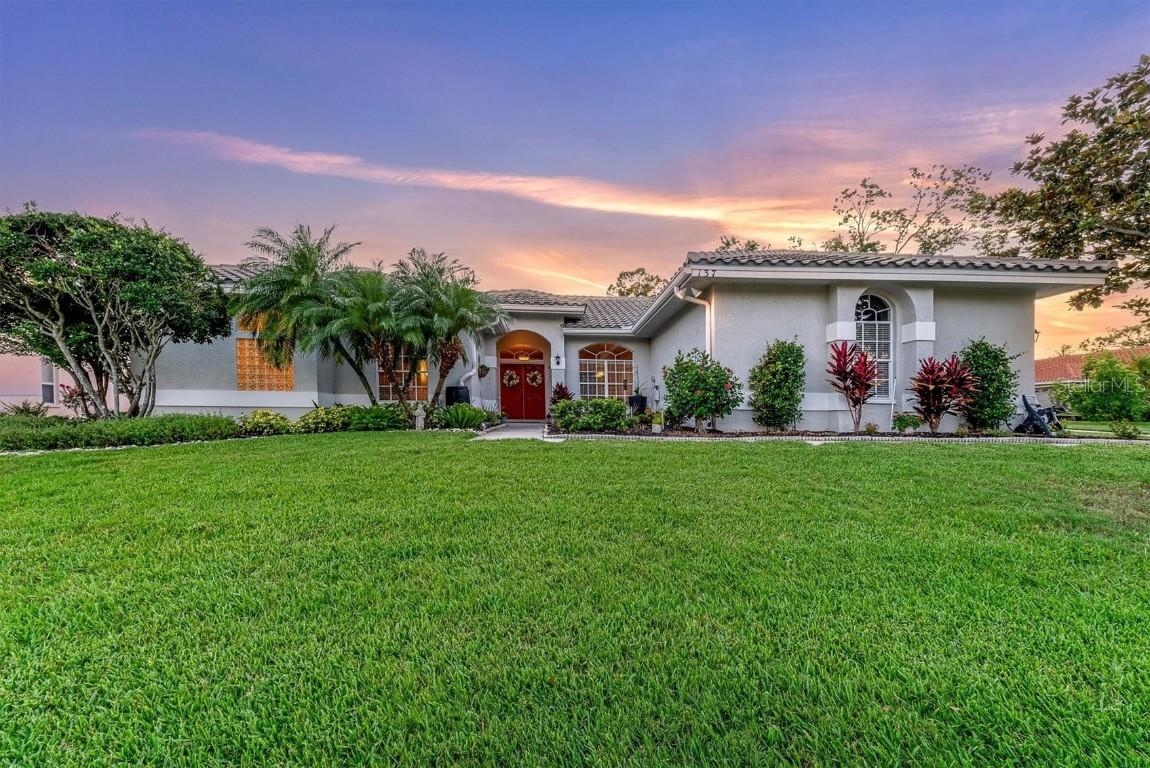 137 Woodcreek Dr., Safety Harbor, FL 34695
