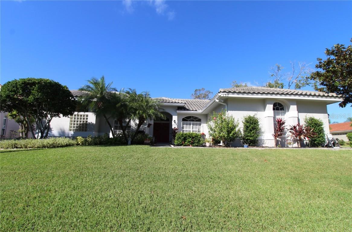 137 Woodcreek Dr., Safety Harbor, FL 34695