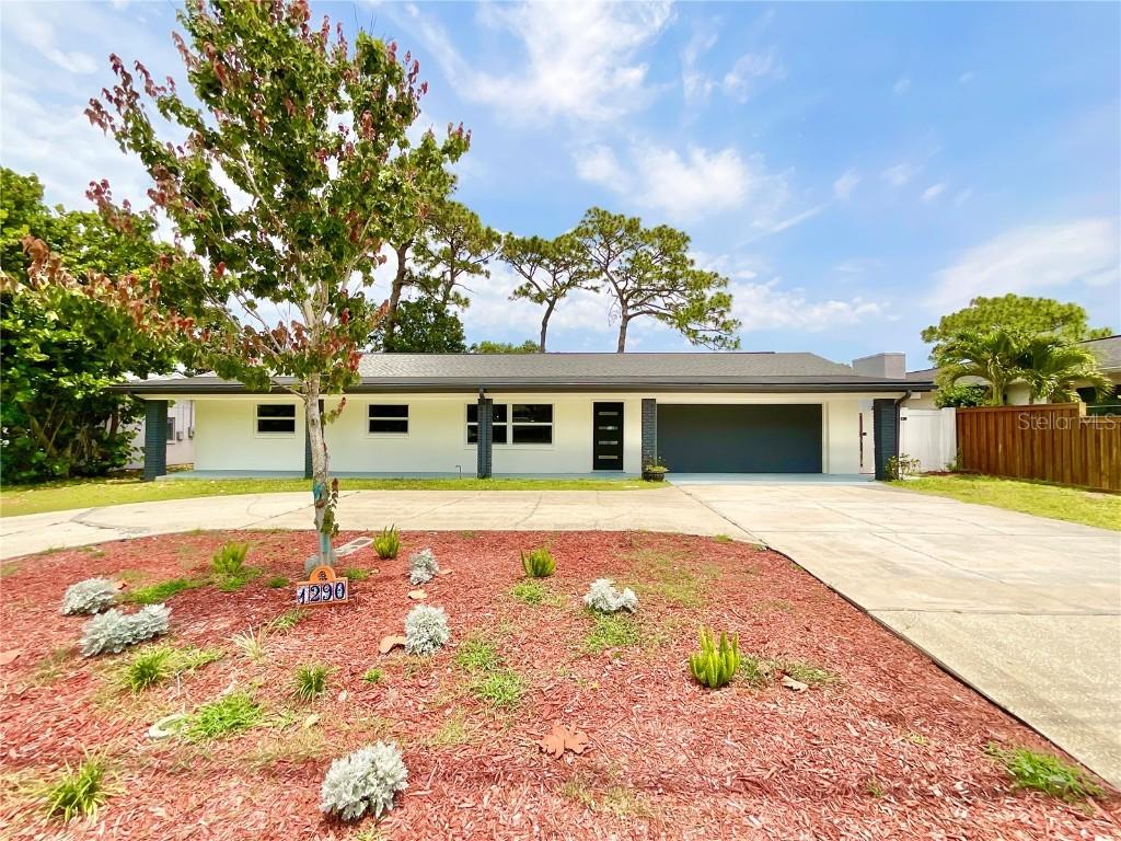 1290 Michigan Blvd., Dunedin, FL 34698