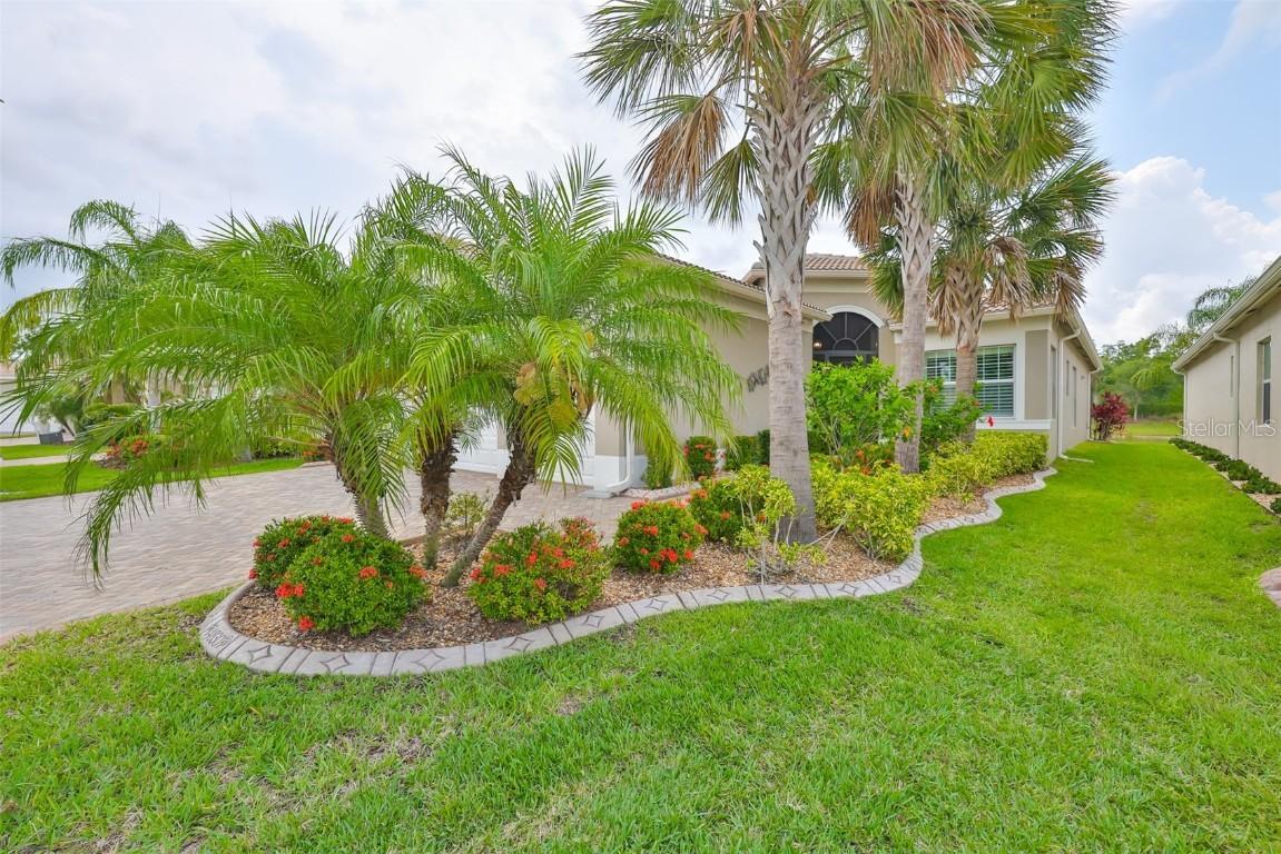 4830 Grand Banks Dr., Wimauma, FL 33598