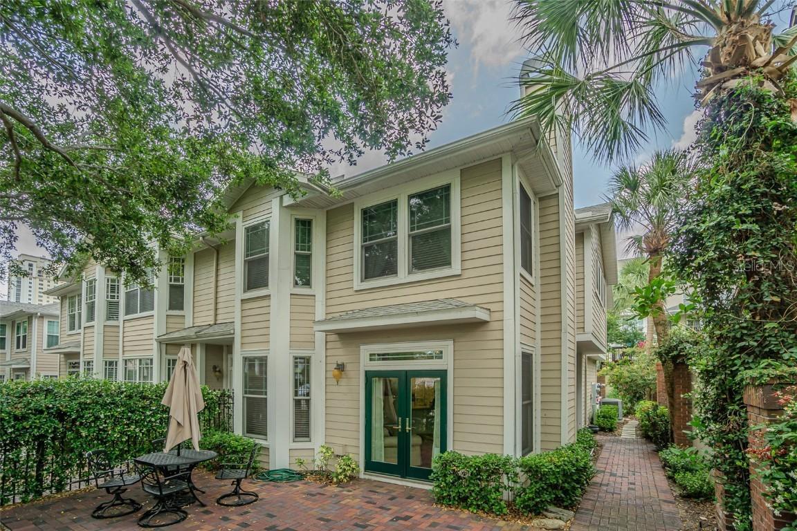 350 2nd St. #1, St Petersburg, FL 33701