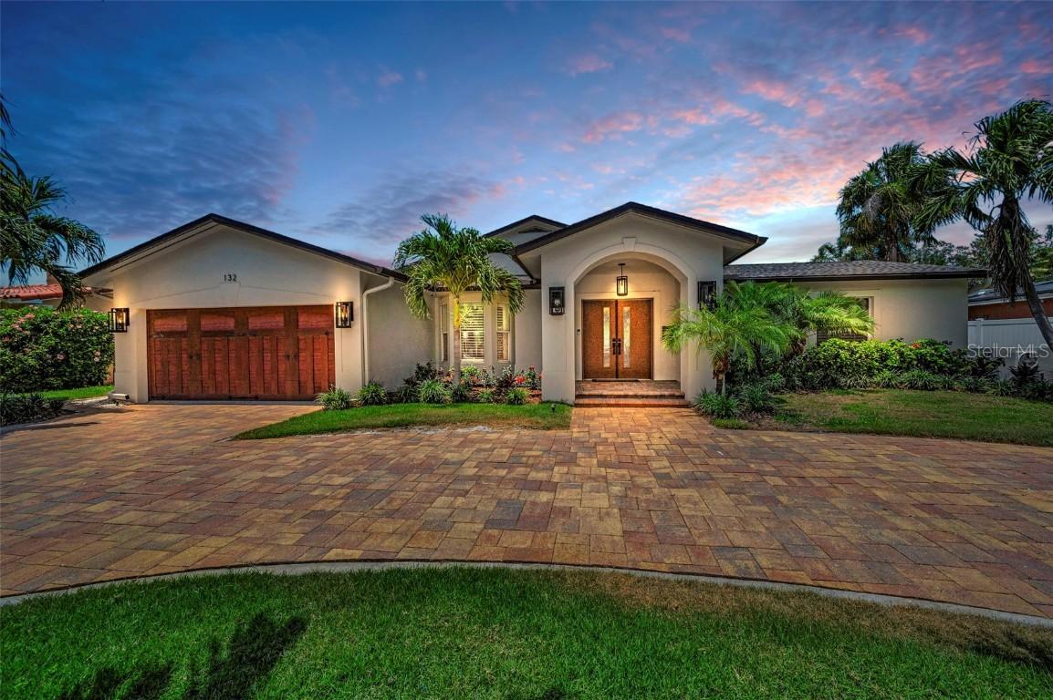132 Giralda Blvd., St Petersburg, FL 33704