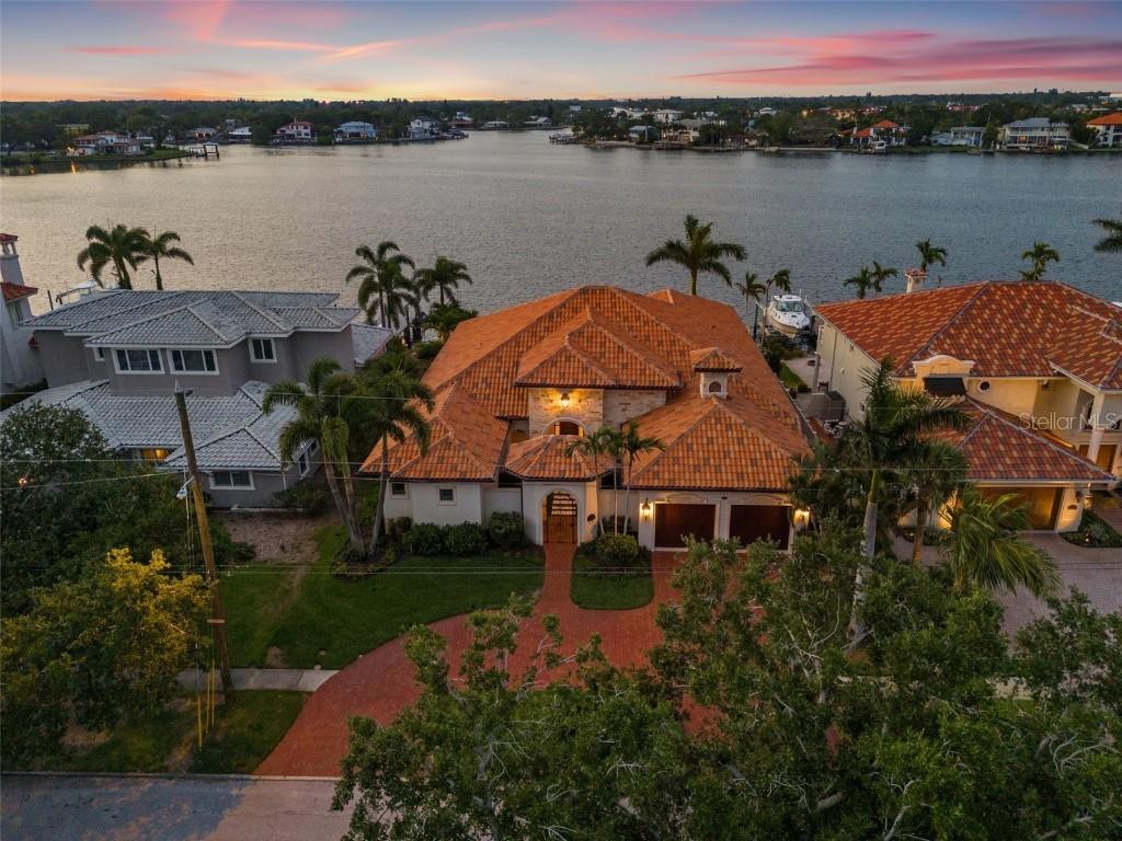 301 NE Bayview Dr., St Petersburg, FL 33704