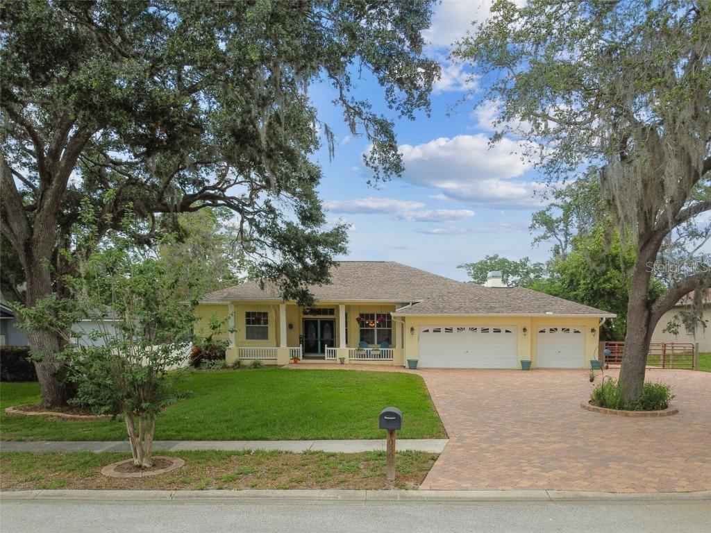 10306 Shalimar Wood Dr., Thonotosassa, FL 33592
