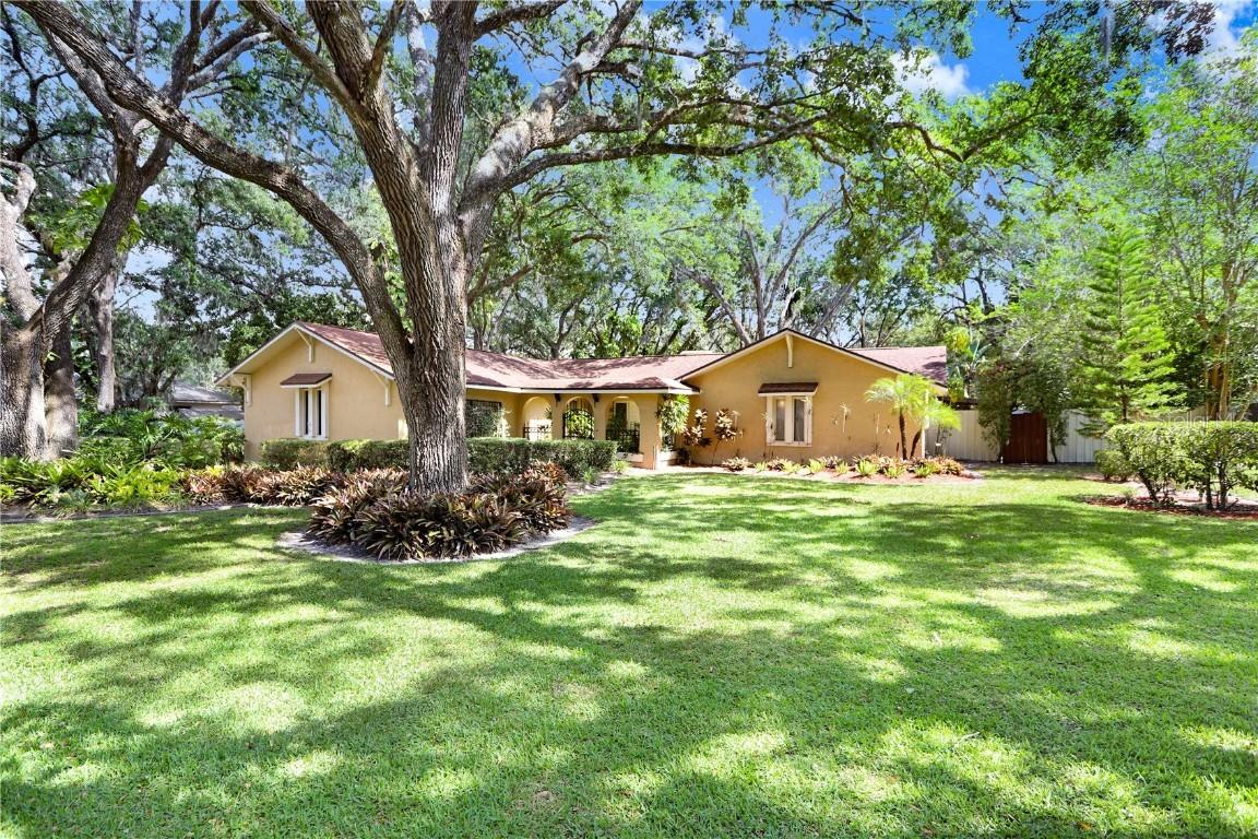 2503 Victarra Cir., Lutz, FL 33559