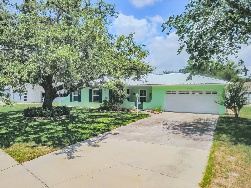 1022 Greenbriar Dr., Brandon, FL 33511