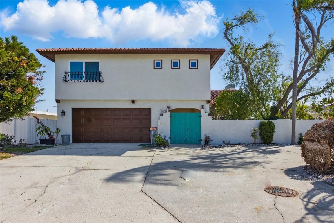 11285 8th St., Treasure Island, FL 33706