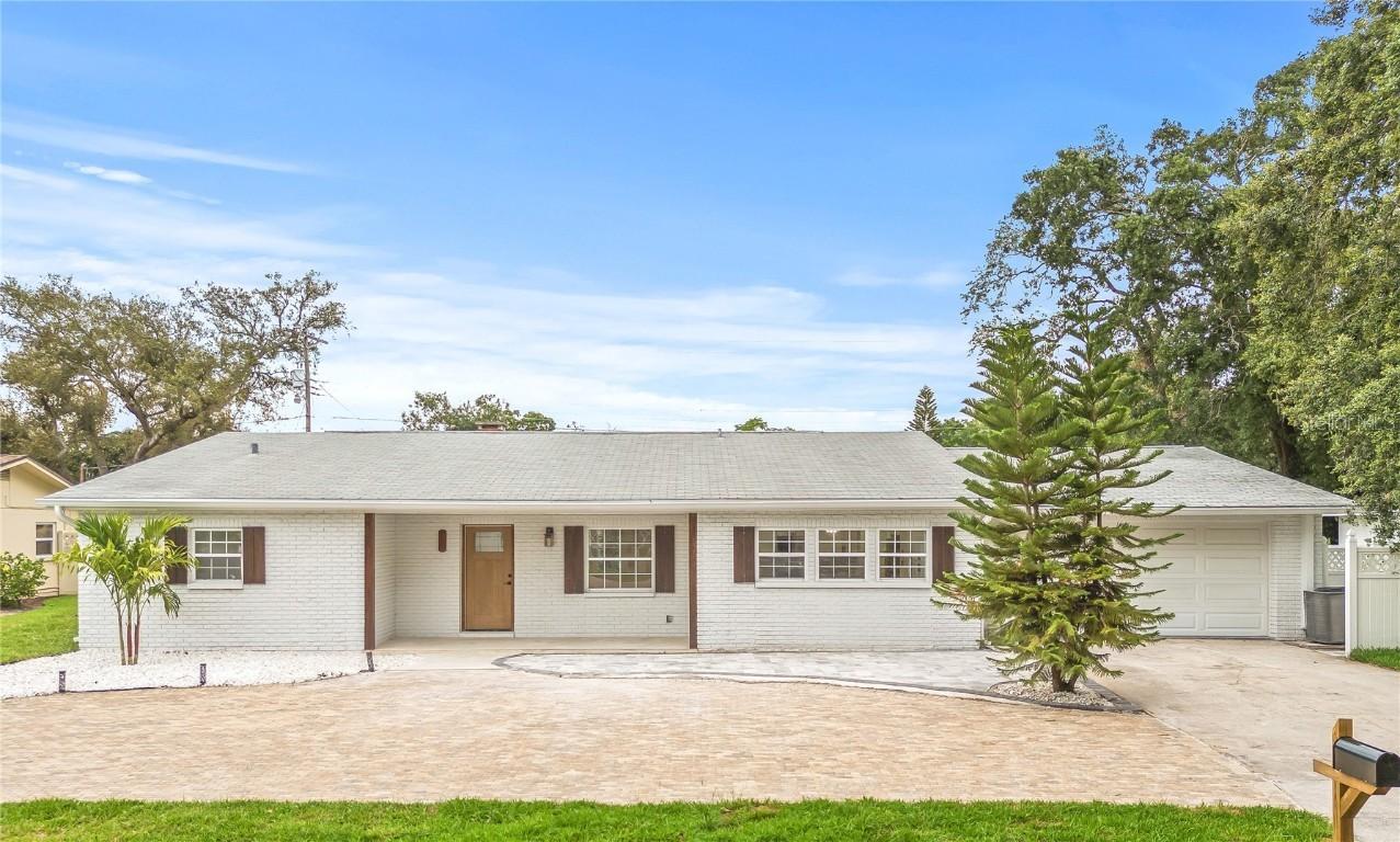 2554 Lake Ellen Cir., Tampa, FL 33618
