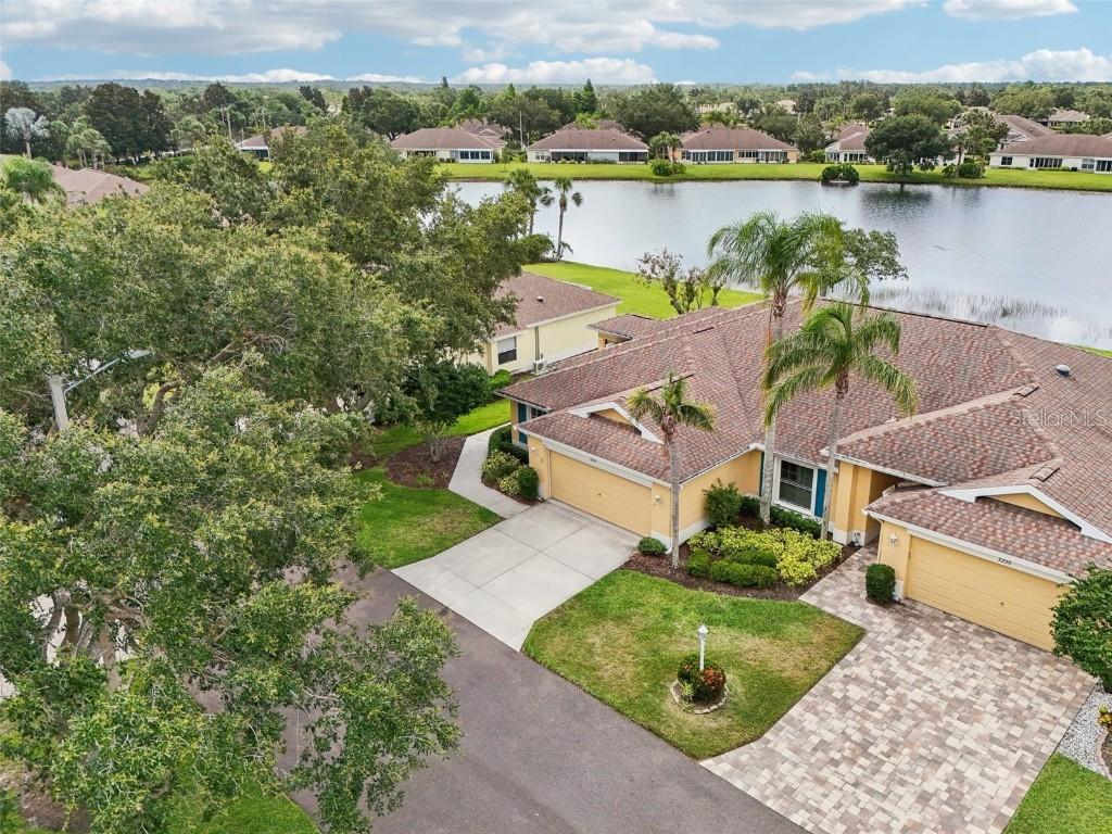 2218 Brookfield Greens Cir. #82, Sun City Center, FL 33573