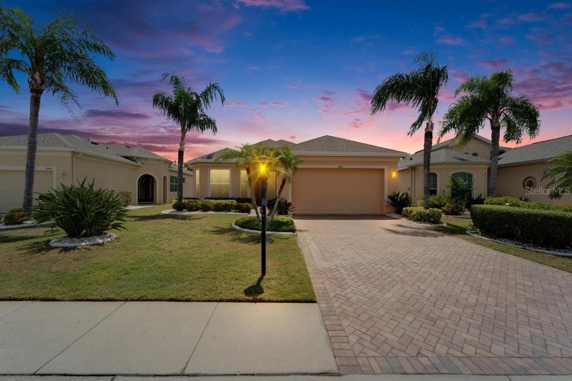 1643 Emerald Dunes Dr., Sun City Center, FL 33573