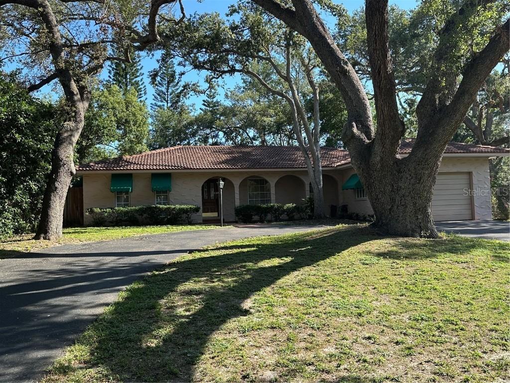 1127 Monticello Blvd., St Petersburg, FL 33703