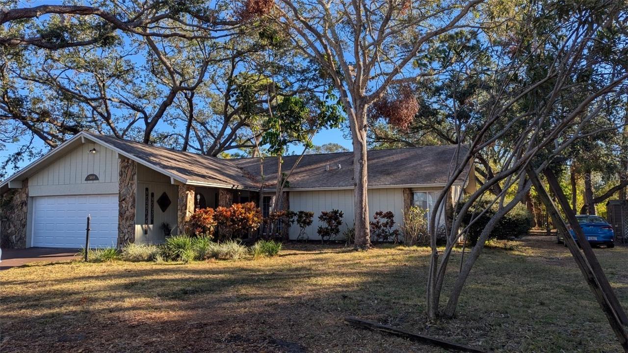 2033 Aaron Pl., Clearwater, FL 33760