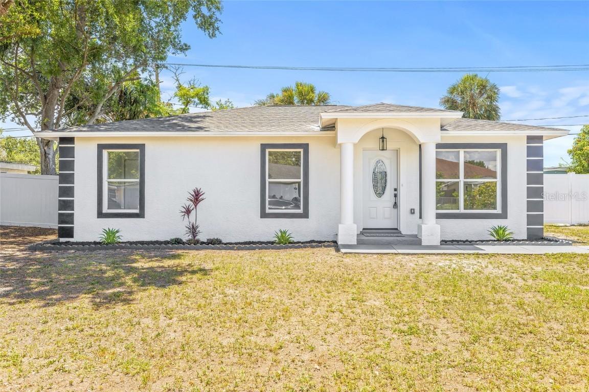 1128 Eau Claire Cir., Tampa, FL 33619