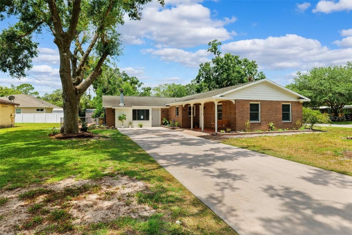 509 Falmouth St., Temple Terrace, FL 33617